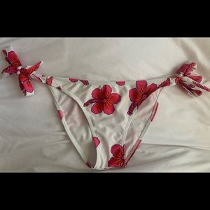 Hawaiian print swim bottoms